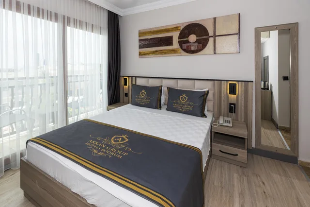 غرفة ديلوكس بسرير مزدوج بإطلالة على البحر بشرفة، AKKAN LUXURY HOTEL 1/6