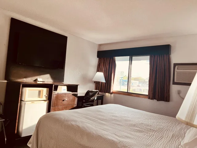 غرفة ديلوكس بسرير كوين، Travelodge By Wyndham Valleyfair Shakopee 1/9