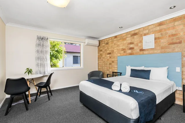 استوديو بسرير كوين، LISMORE WILSON MOTEL 1/4