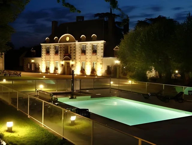 HOTEL LA MARJOLAINE، Mayenne 32/33