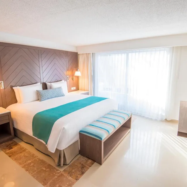 غرفة قياسية بسرير كينج، Sunscape Cancun - All-Inclusive Resort 1/2