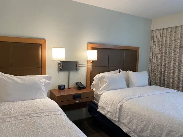 غرفة قياسية بسريرين كوين، Hampton Inn Milford, CT 2/6