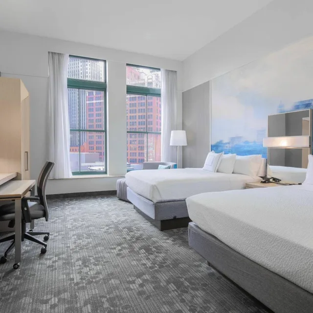 Room, Queen Bed, City View, Courtyard by Marriott Pittsburgh Downtown 1/8