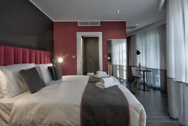 غرفة سوبيريور بسرير كينج، BE HOTEL 1/10