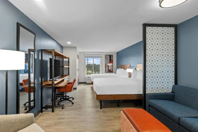 غرفة بسريرين كوين، Everhome Suites Wichita Northeast 2/3