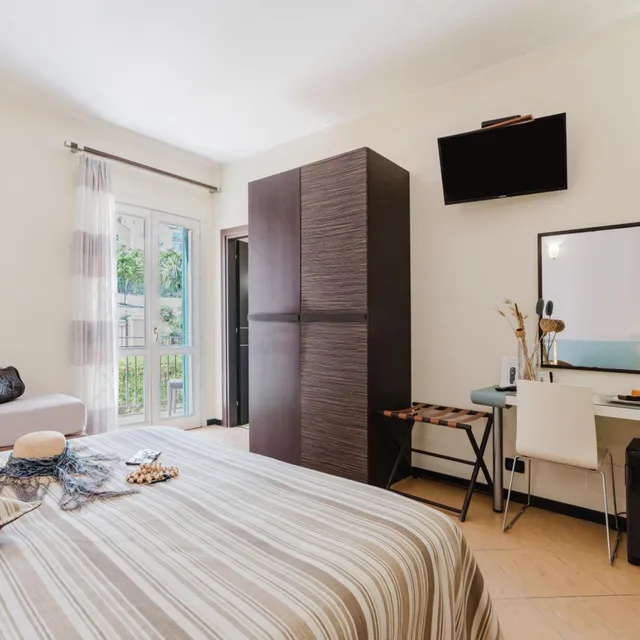 غرفة رباعية، Cerri Hotel 6/8