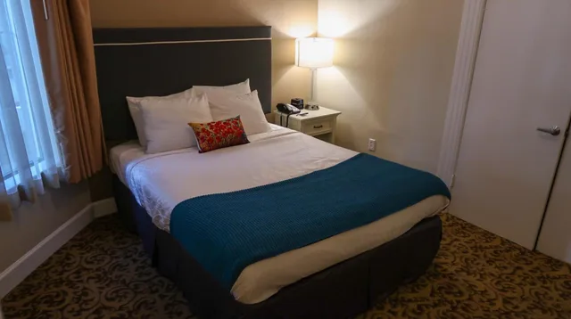 جناح بغرفتي نوم، City Center Inn and Suites 1/6