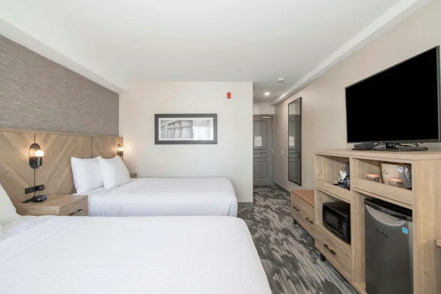 غرفة قياسية بسريرين كوين، Sandman Hotel & Suites Regina 1/5