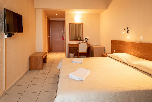 Standard, Garden or Mountain View، Malia Bay Beach Hotel And Bungalows 7/10