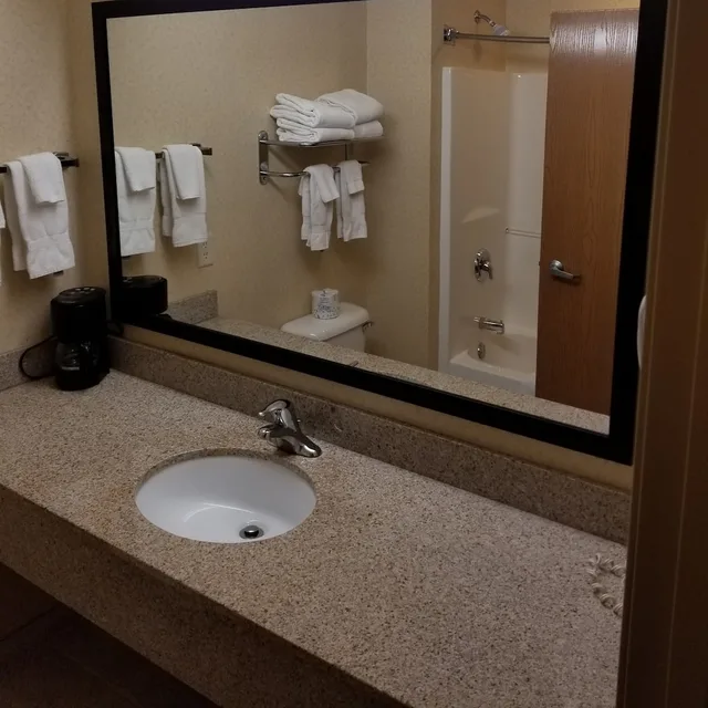 غرفة بسرير كوين، Cobblestone Suites Ripon 1/2