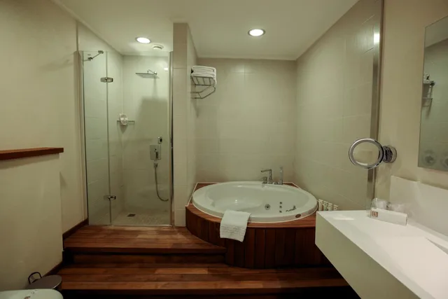 جناح جونيور، Baia Hotel Bursa 6/10