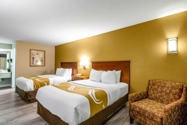 غرفة بسريرين كوين للمدخنين، Quality Inn Quincy Tallahassee West FL 3/4