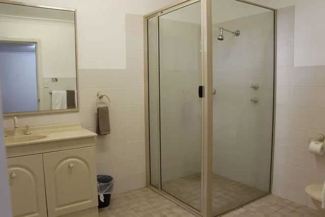غرفة عائلية بسرير كوين وسريرين منفصلين، PIONEER WAY MOTEL 5/6