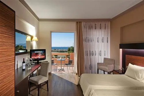 جناح جونيور، Kipriotis Village Resort 1/1