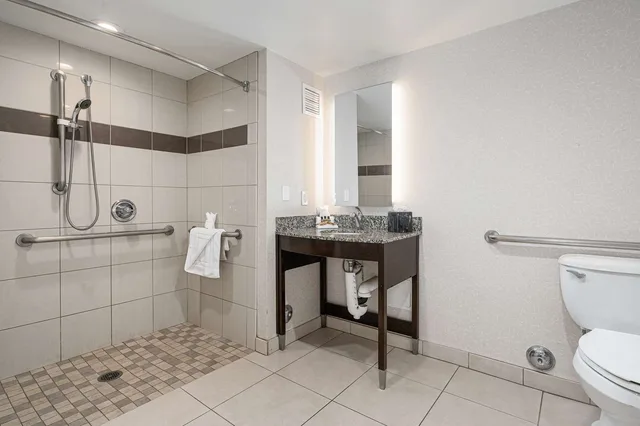 غرفة بسريرين كوين لذوي الإعاقة، Best Western Plus Marina Gateway Hotel 6/6