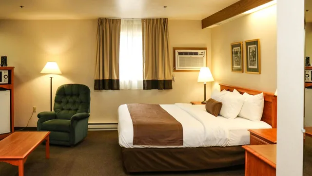 1 Queen Bed - Mob Acc RI Shwr Nsmk Micfridg، Motel6 Minot, ND 7/10