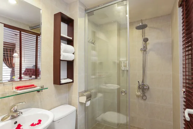 غرفة ديلوكس بسرير كوين بإطلالة على المدينة، HANOI LA VISION HOTEL 7/7