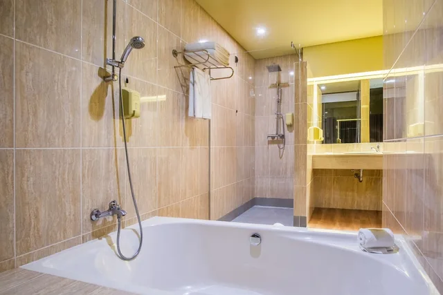 جناح سوبيريور بسرير مزدوج بإطلالة على البحر مع أريكة، Calheta Beach by Savoy Signature 5/7
