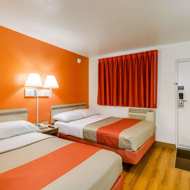 غرفة ديلوكس رباعية، Motel6 Schiller Park, IL - Chicago O'Hare 1/10