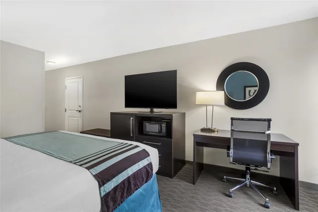 غرفة بسرير كينج، Best Western Plus Tallahassee North Hotel 5/8
