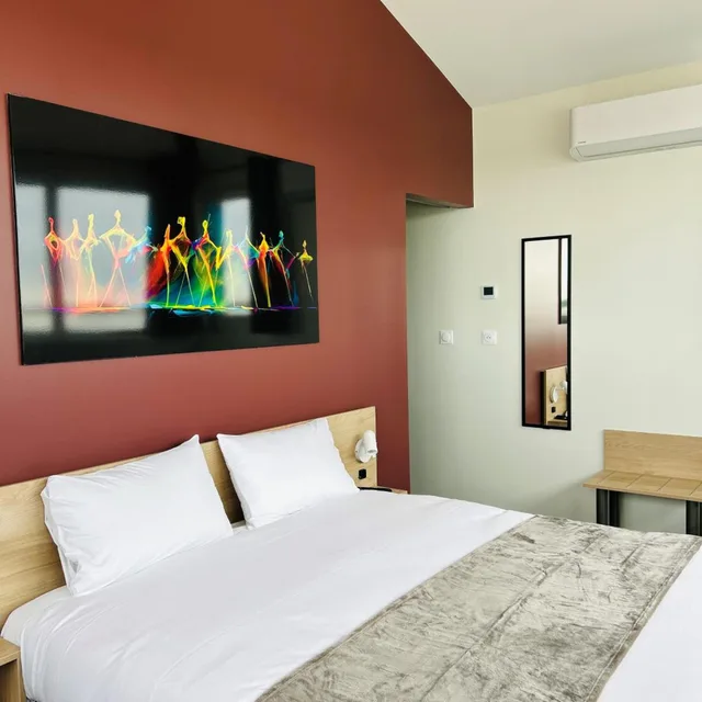 جناح بغرفتي نوم، Hotel Wood Inn Merignac 2/5