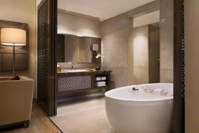 غرفة ديلوكس بسرير مزدوج بإطلالة على المسبح، Jw Marriott Hotel Mumbai Sahar 4/4