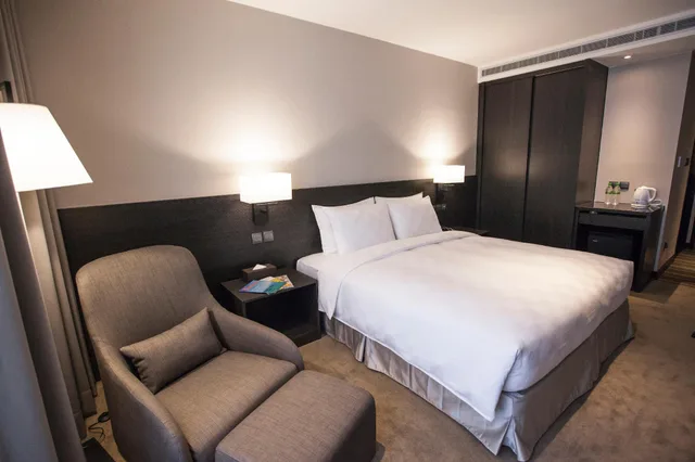 Elegant, Double Bed، Platinum Hotel 2/2