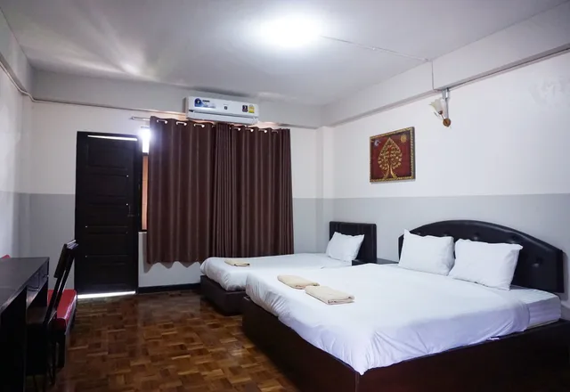 غرفة قياسية ثلاثية بسرير مزدوج وسرير فردي، Puangpech Hotel 3/4