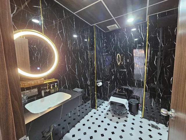 استوديو بسرير كوين بشرفة، The Passion Suite Hotel 8/9