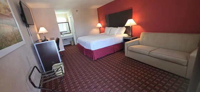 جناح كومفورت بسرير كينج، Howdy Hotel 2/4