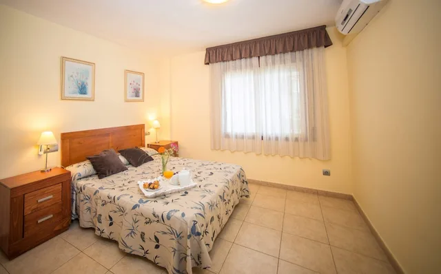 2 Bedrooms, Apartment, Jardines Paraisol 1/4