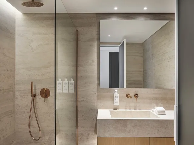 غرفة تنفيذية بسرير كينج بجاكوزي، NUR Aparthotel Athens 5/5