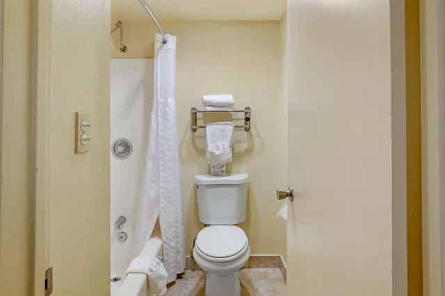 غرفة قياسية بسرير كينج، Quality Inn And Suites el Cajon San Diego East 4/4