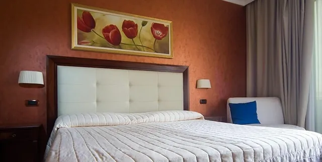 غرفة سوبيريور بسرير كينج، Hotel Flora 2/10