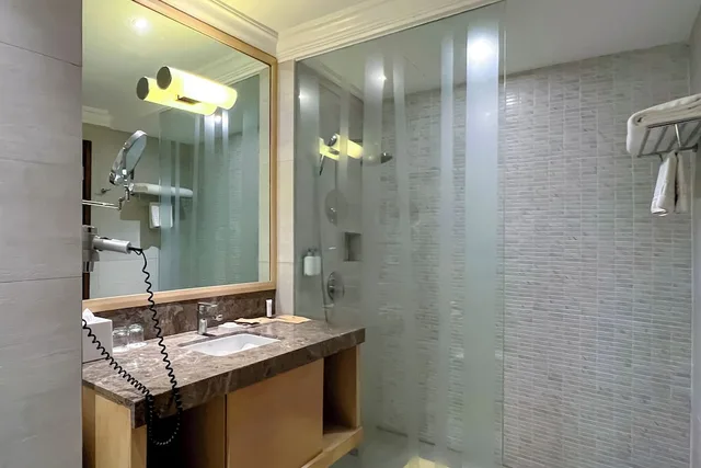 غرفة سوبيريور بسرير كينج، Taal Vista Hotel 3/4