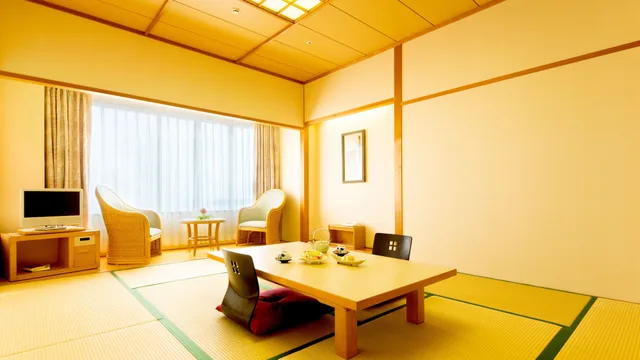 غرفة قياسية بفرشتي فوتون بإطلالة على البحر، Holiday Inn Ana Miyazaki 1/1