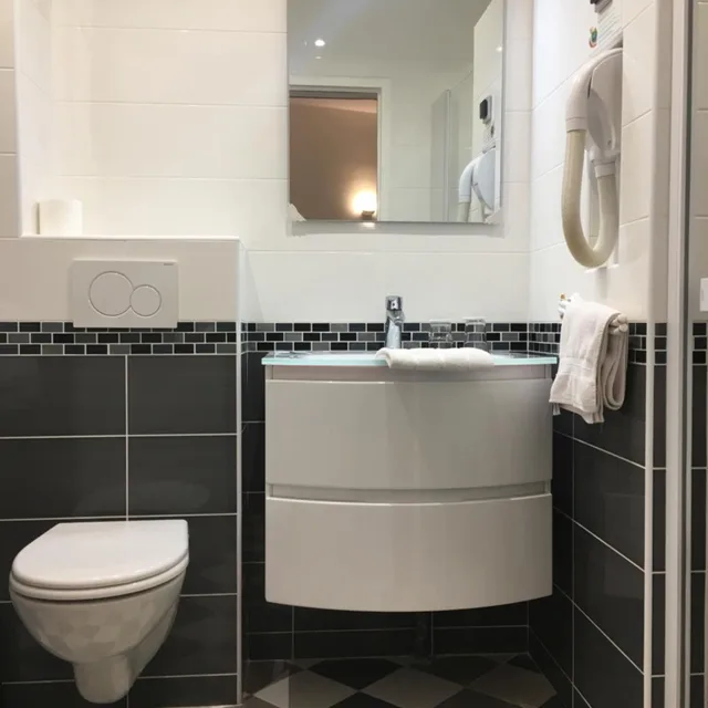 غرفة كلاسيكية ثلاثية، HOTEL PARIS GAMBETTA 2/3