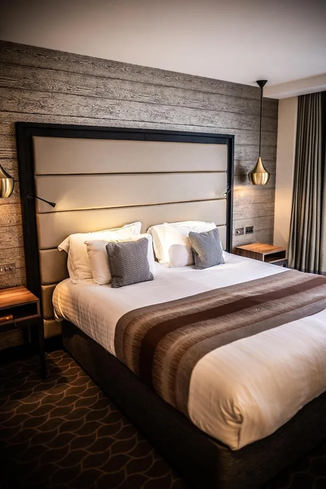 غرفة بسرير مزدوج مع سرير إضافي، The Warwickshire Hotel And Country Club 1/7