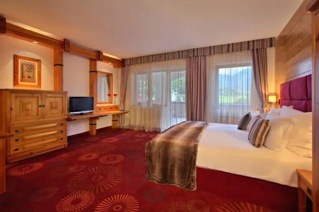 جناح جونيور بإطلالة على الجبل، Kempinski Hotel Grand Arena 3/9