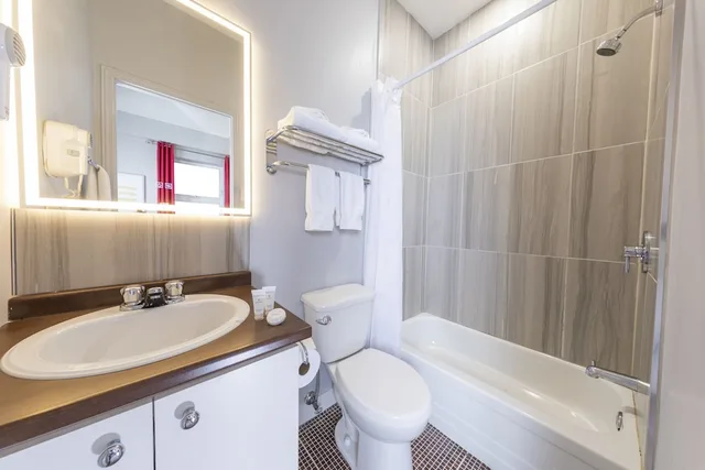 غرفة اقتصادية بسرير كوين، Hotel Du Nord 5/7