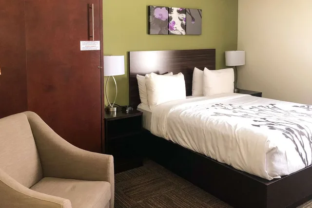 غرفة بسرير كوين، Sleep Inn & Suites Quebec City East 2/2