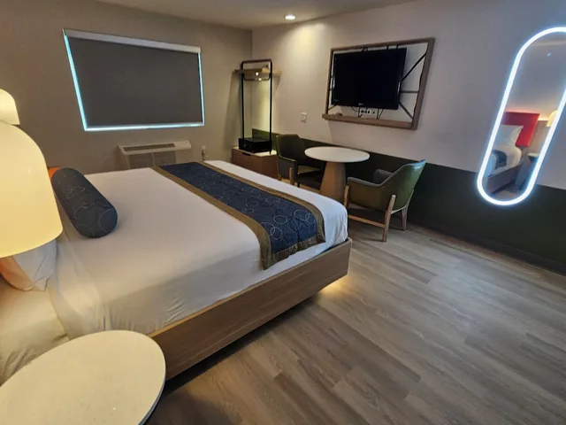 غرفة بسرير كينج، Triplodge Hotel Santa Clarita/Valencia 4/5