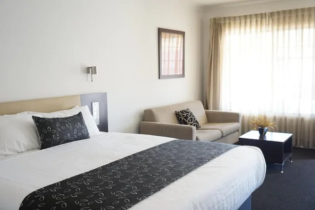 غرفة سوبيريور بسرير كينج، The Charles Boutique Hotel 1/5