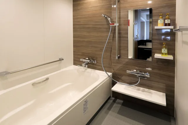 غرفة بسريرين منفصلين مع أريكة، JR Inn Sapporo N2 4/7