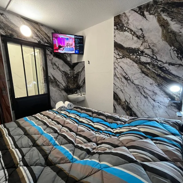 غرفة بسرير مزدوج بحمام خاص، Hotel ClassEco Gent 8/10