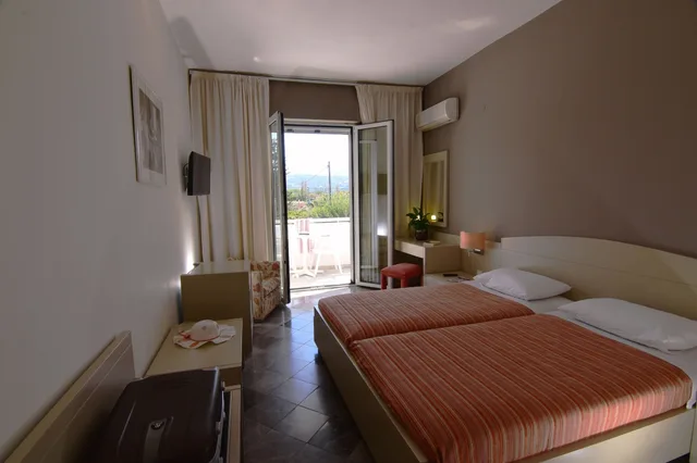 غرفة قياسية بسريرين منفصلين، Mantenia Hotel 2/9