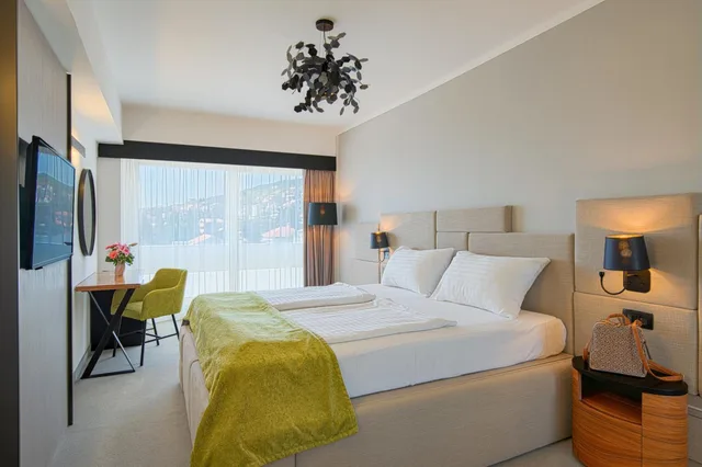 غرفة بسرير مزدوج أو سريرين منفصلين، Hotel Omorika Crikvenica 1/10