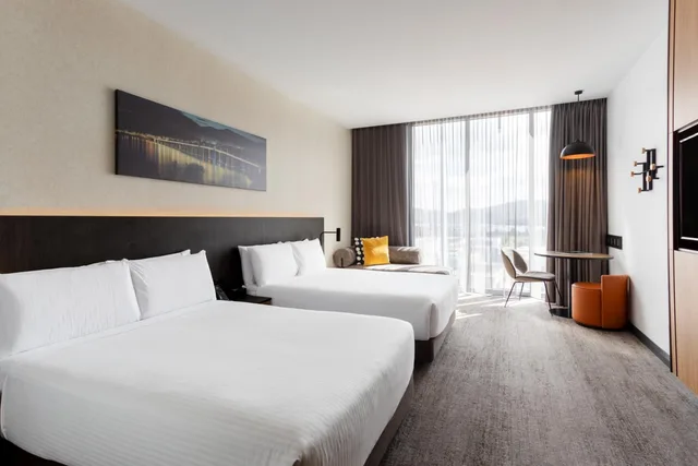 غرفة ديلوكس بسريرين منفصلين بإطلالة على المرفأ، Movenpick Hotel Hobart 3/10