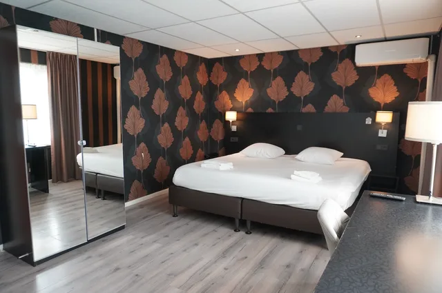غرفة بريميوم بسرير مزدوج، Westlake Hotels Amsterdam 3/9