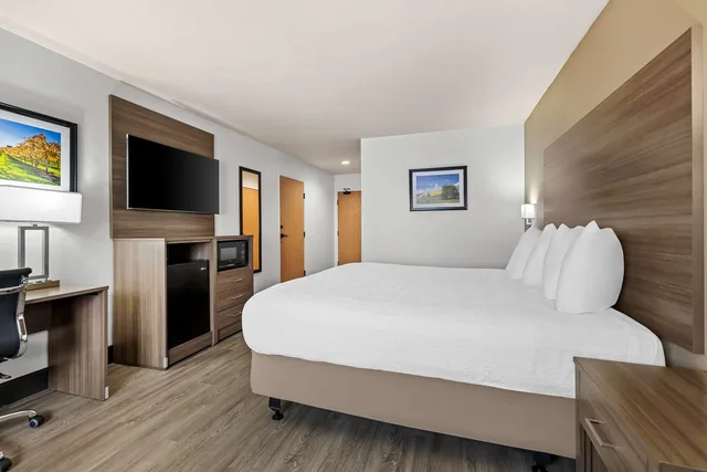 غرفة بسرير كينج لذوي الإعاقة، Best Western Plus Caldwell Inn & Suites 2/3